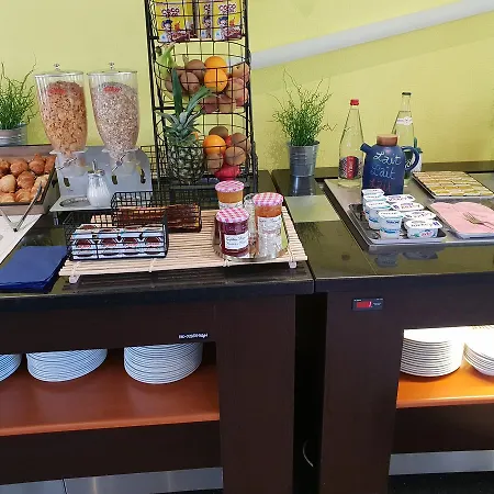Hotel Ibis Styles Marseille Plan De Campagne 3*